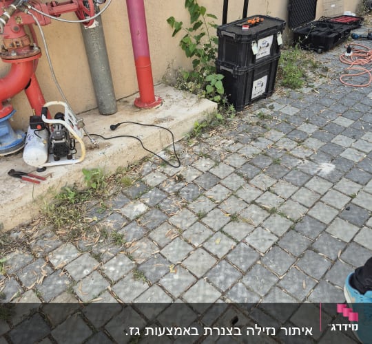 ציוד וכלים לאיתור נזילות ליד צנרת ומיכלים